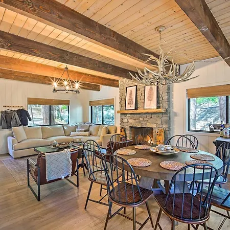 Pet-Friendly Retreat With Game Room And Fire Pit!